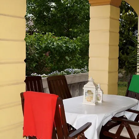 Bor-furdo Apartmanhaz Villa *