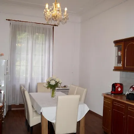 Bor-furdo Apartmanhaz Villa *