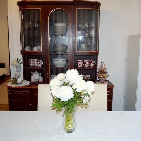 Villa Bor-furdo Apartmanhaz Eger